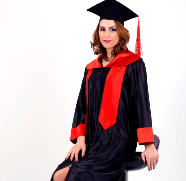 Toge universitaire لباس التخرج porte diplome