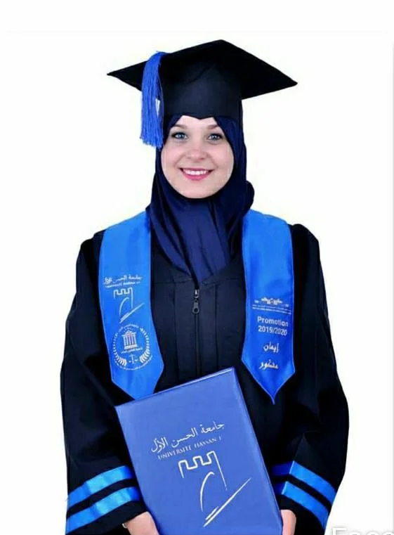 Toge universitaire لباس التخرج porte diplome