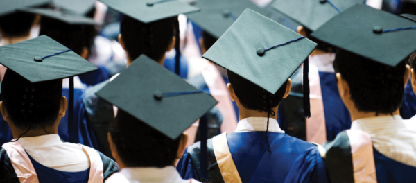 Toge universitaire لباس التخرج porte diplome